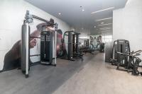Fitness centrum a/nebo fitness zařízení v ubytování Luton Vacation Homes - Tranquil 2BR Haven in the Heart of Dubai Marina- 28AB04