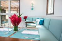 Khu vực ghế ngồi tại The Phoenix Resort