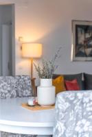 Posedenie v ubytovaní New cosy apartments with private parking