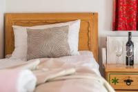 Łóżko lub łóżka w pokoju w obiekcie Rent like home - Ciągłówka