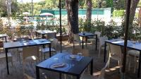 En restaurant eller et andet spisested på Appartamenti Campeggio del Forte