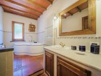 Kúpeľňa v ubytovaní Holiday Home L'Aia by Interhome