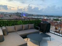 Posedenie v ubytovaní Rooftop unique vue mer / Vieil Antibes