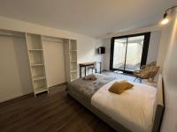 Posteľ alebo postele v izbe v ubytovaní Le Galant - Centre - Spacieux - 18p - Rêve au Mans