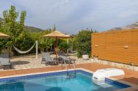 Bazén v ubytování "Villa ANDREAS" nebo v jeho okolí