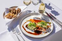 Jídlo v hotelu nebo okolí