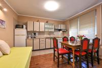 Kuchyň nebo kuchyňský kout v ubytování Apartman Jura, dvije spavaće sobe