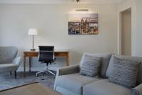 Delta Hotels by Marriott Liverpool City Centreにあるシーティングエリア
