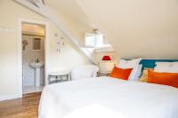 Postel nebo postele na pokoji v ubytování Family Hotel Okoř