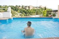 The swimming pool at or close to Apartamentos Montesclaros