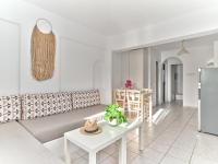 Kuchyňa alebo kuchynka v ubytovaní Cleopatra Seaside Homes, Logaras, Paros