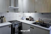 Kuchyň nebo kuchyňský kout v ubytování Charming 6-bed Near Alexandra Park - Free Parking