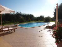 Bazén v ubytovaní Apartment in Tinjan/Istrien 38387 alebo v jeho blízkosti