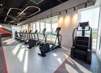 Fitness centrum a/nebo fitness zařízení v ubytování DoubleTree by Hilton Dubai Jumeirah Beach