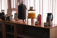 Příslušenství pro přípravu čaje a kávy v ubytování Taihua Wutong Hotel