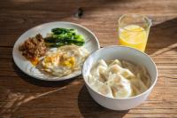 Jídlo v hotelu nebo okolí