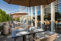 Veitingastaður eða matsölustaður á Crowne Plaza Jiangmen Binjiang by IHG