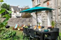 Ogród w obiekcie LocaLise - M8 - Ty Geoland - Maison à deux pas du centre avec jardin au Guilvinec - Wifi inclus - Animaux bienvenus- Linge de lit inclus