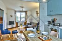 Kuchnia lub aneks kuchenny w obiekcie LocaLise - M8 - Ty Geoland - Maison à deux pas du centre avec jardin au Guilvinec - Wifi inclus - Animaux bienvenus- Linge de lit inclus