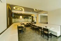 Un restaurant u otro lugar para comer en Crown Inn