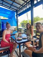 Hosté ubytování Baan Rabieng Talay Homestayบ้านระเบียงทะเล โฮมสเตย์เกาะกูด