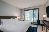 AC Hotel by Marriott Denver Downtownにあるベッド