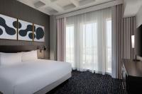 Hyatt House LAX Century Blvdにあるベッド