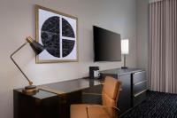 Hyatt House LAX Century Blvdにあるテレビまたはエンターテインメントセンター