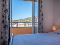 Posteľ alebo postele v izbe v ubytovaní Apartment Golub-3 by Interhome