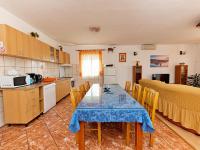 Kuchyňa alebo kuchynka v ubytovaní Apartment Villa Saba-1 by Interhome