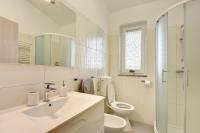 Kúpeľňa v ubytovaní Modernes Appartement mit Balkon, BBQ, WLAN, Klima