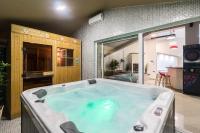 Půdorys ubytování Villa für große Ansprüche mit großem Pool, Sauna, Whirlpool, Billard