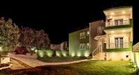 Vonkajšia záhrada v ubytovaní Filanthi Apartments
