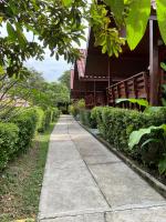 Zahrada ubytování Siam Lanta Resort - SHA Extra Plus