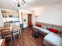 Kuchnia lub aneks kuchenny w obiekcie Les Chardons Verts, Studio Pied de pistes