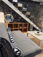 Posezení v ubytování Orotava The Home - Vacational rental with the lifestyle of 1700 and the comfort of 2022