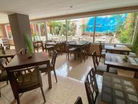 En restaurant eller et andet spisested på LEVEL Mallorca - Living