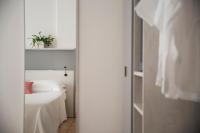 A bathroom at Hotel Roxy & Beach