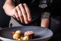 Jídlo v hotelu nebo okolí