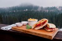 Φαγητό σε αυτό το διαμέρισμα ή κάπου εκεί κοντά