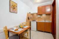 Kuchnia lub aneks kuchenny w obiekcie Apartments Silvana 74