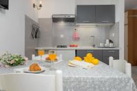 Kuchnia lub aneks kuchenny w obiekcie Apartments Silvana 74