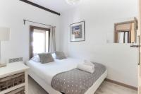 Posteľ alebo postele v izbe v ubytovaní Nook 43 The Corner Central 3 bedroom Apt