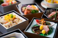 ホテルの敷地内または近くでの食事または食べ物