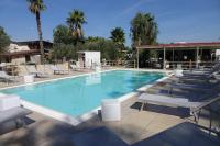 The swimming pool at or close to Giardini Sausari Residence