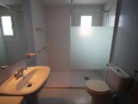Kúpeľňa v ubytovaní PARADÍS I - Apartamento con piscina en Llançà - ES-228-46