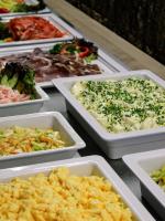 Jídlo v hotelu nebo okolí