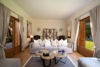 Posedenie v ubytovaní Villa Veneziano Suites & Villa