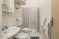 A bathroom at Casa Catania