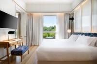 Posteľ alebo postele v izbe v ubytovaní Hotel Tres Reyes San Sebastián